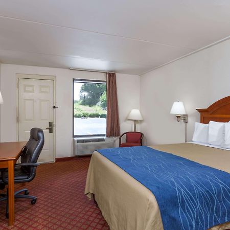 Days Inn By Wyndham Winston Salem North Exterior photo