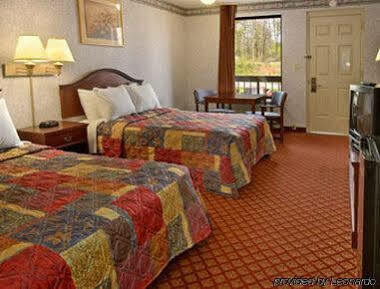 Days Inn By Wyndham Winston Salem North Exterior photo